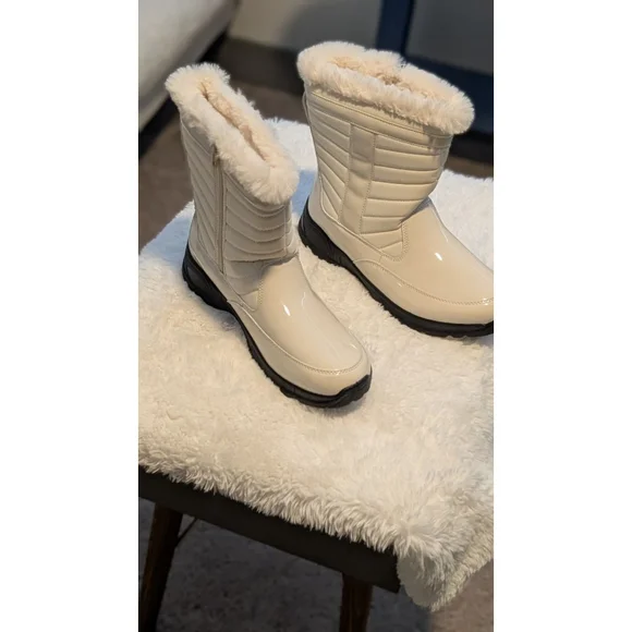 Women's Easy Works by Easy Street Winter White Waterproof Boots Size 10 - Picture 10 of 13